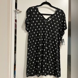 Torrid Black with white tribal track X back tunic tee